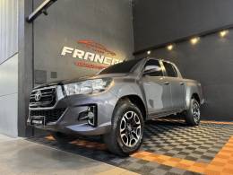 TOYOTA - HILUX - 2018/2019 - Cinza - R$ 180.000,00