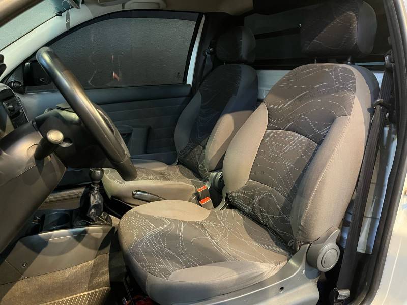 FIAT - STRADA - 2013/2014 - Branca - R$ 48.900,00