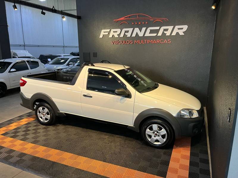 FIAT - STRADA - 2013/2014 - Branca - R$ 48.900,00