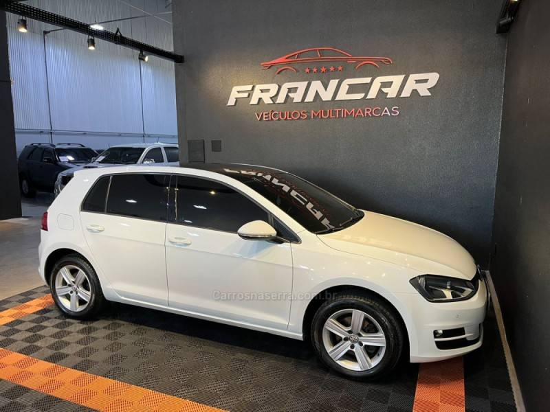 VOLKSWAGEN - GOLF - 2015/2015 - Branca - R$ 82.900,00