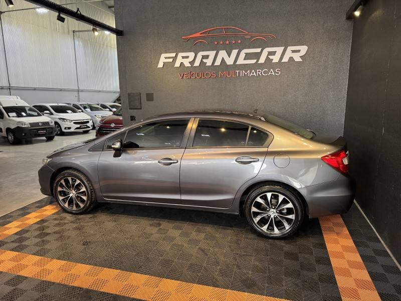 HONDA - CIVIC - 2015/2015 - Cinza - R$ 79.900,00