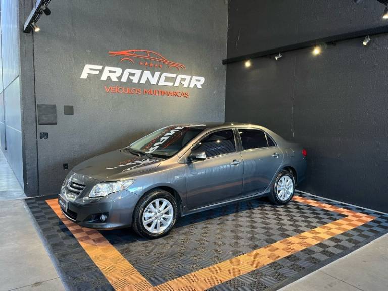 TOYOTA - COROLLA - 2008/2009 - Cinza - R$ 62.900,00