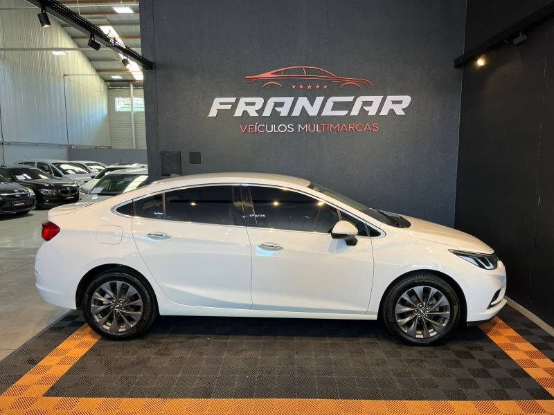 CHEVROLET - CRUZE - 2017/2018 - Branca - R$ 92.900,00