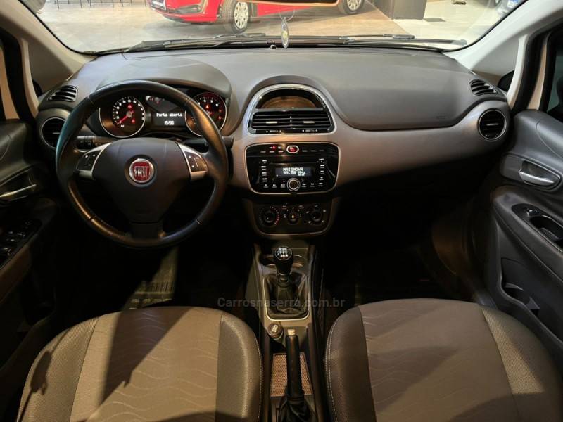 FIAT - PUNTO - 2015/2016 - Branca - R$ 49.900,00