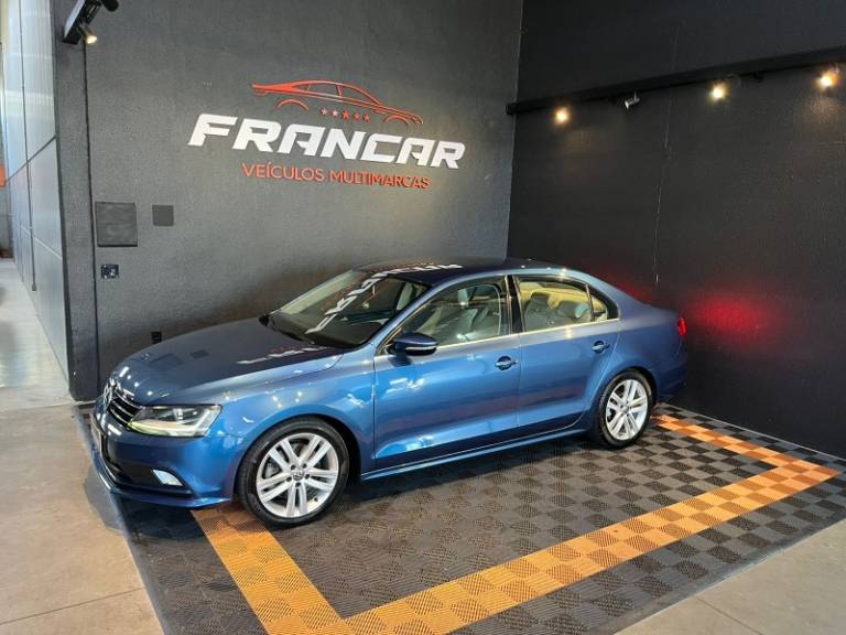VOLKSWAGEN - JETTA - 2017/2017 - Azul - R$ 98.900,00