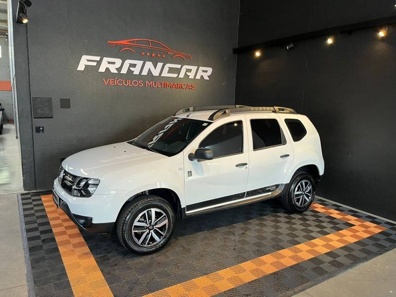 RENAULT - DUSTER - 2017/2018 - Branca - R$ 73.900,00