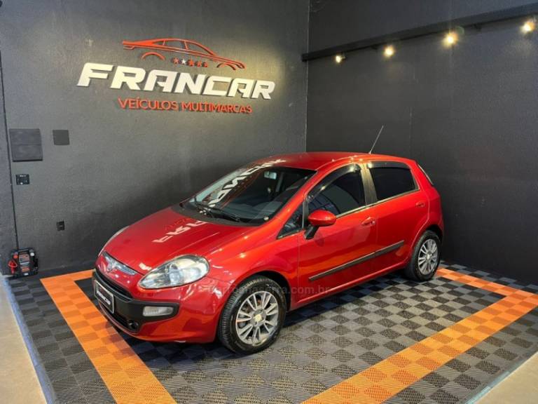 FIAT - PUNTO - 2012/2013 - Vermelha - R$ 42.900,00