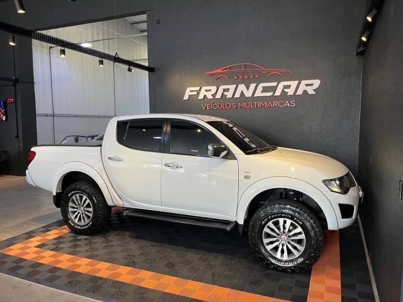 MITSUBISHI - L200 TRITON - 2012/2012 - Branca - R$ 129.900,00