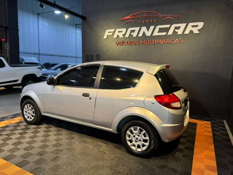 FORD - KA - 2008/2009 - Prata - R$ 21.900,00