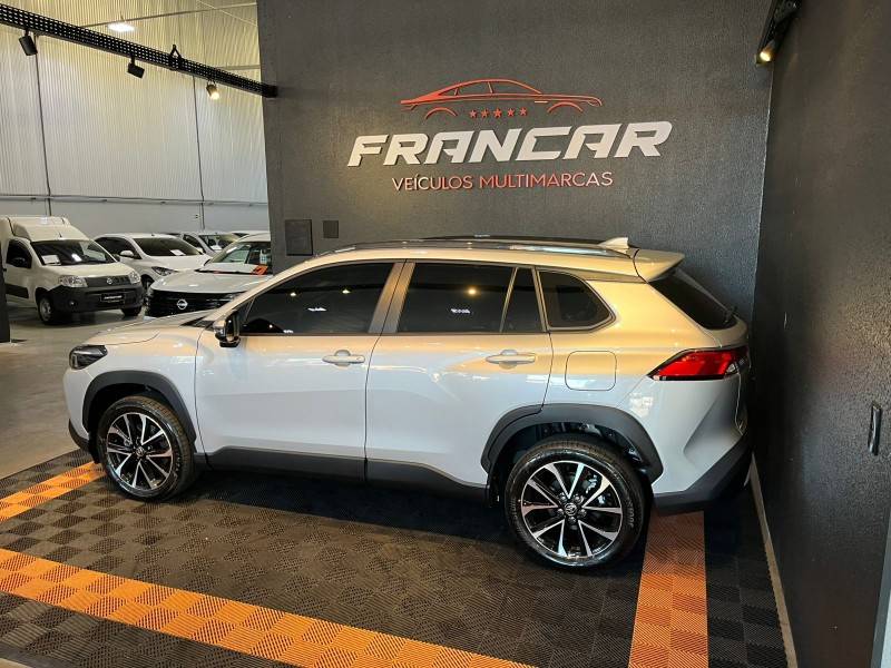 TOYOTA - COROLLA - 2025/2026 - Prata - R$ 188.000,00