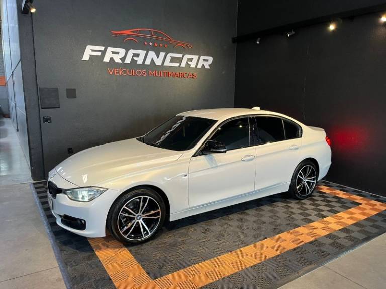 BMW - 320I - 2012/2013 - Branca - R$ 99.900,00