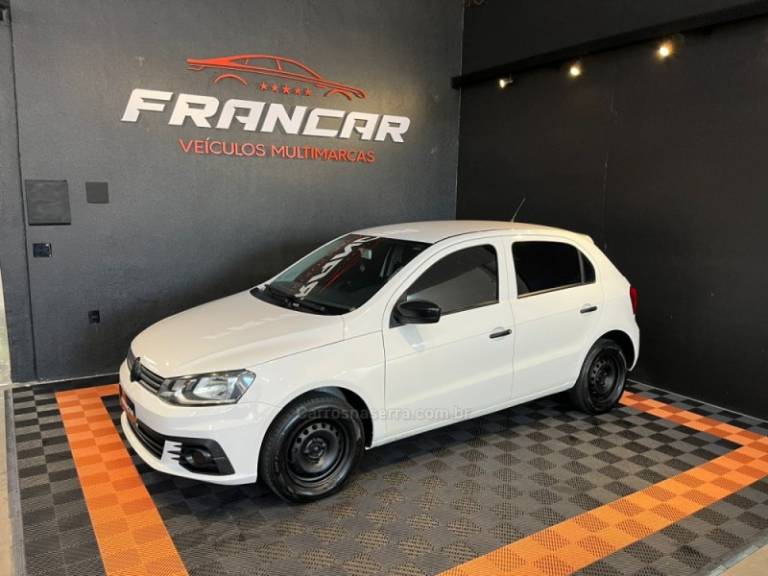 VOLKSWAGEN - GOL - 2017/2018 - Branca - R$ 52.900,00