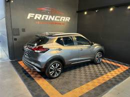 NISSAN - KICKS - 2022/2023 - Cinza - R$ 109.900,00