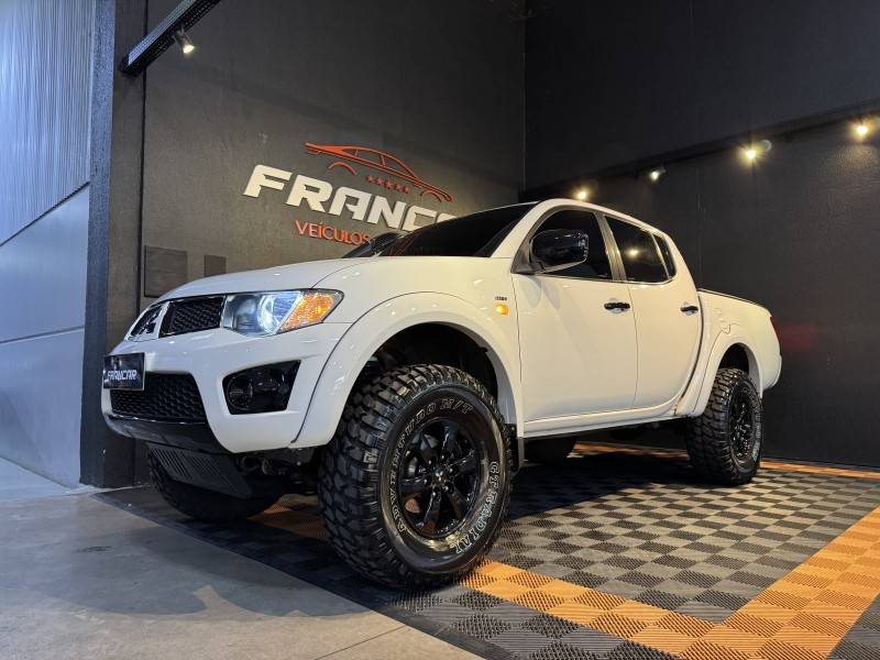 MITSUBISHI - L200 TRITON - 2012/2012 - Branca - R$ 138.900,00