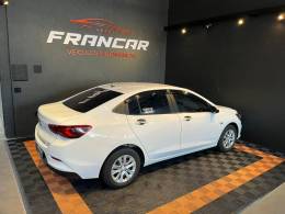 CHEVROLET - ONIX - 2022/2023 - Branca - R$ 63.900,00