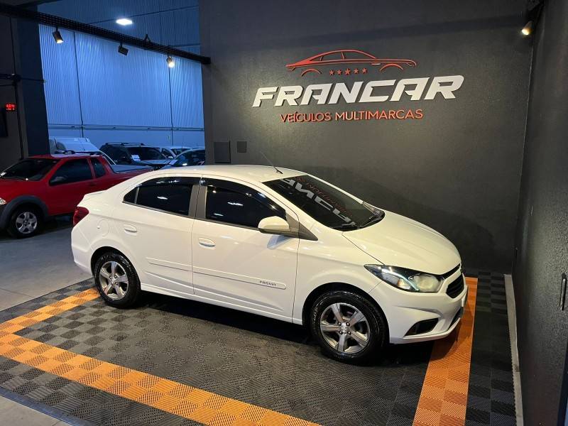 CHEVROLET - PRISMA - 2016/2017 - Branca - R$ 59.900,00