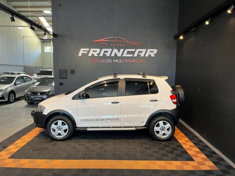 VOLKSWAGEN - CROSSFOX - 2009/2010 - Branca - R$ 38.900,00
