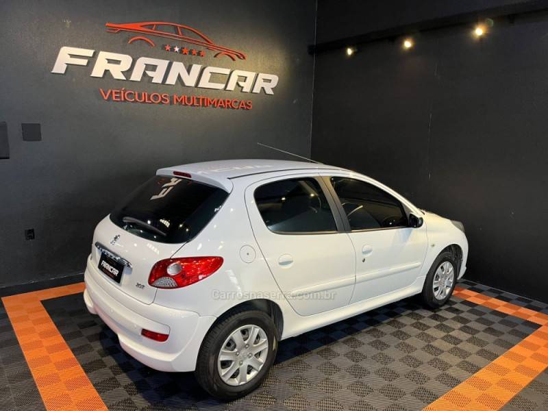 PEUGEOT - 207 - 2011/2012 - Branca - R$ 23.900,00