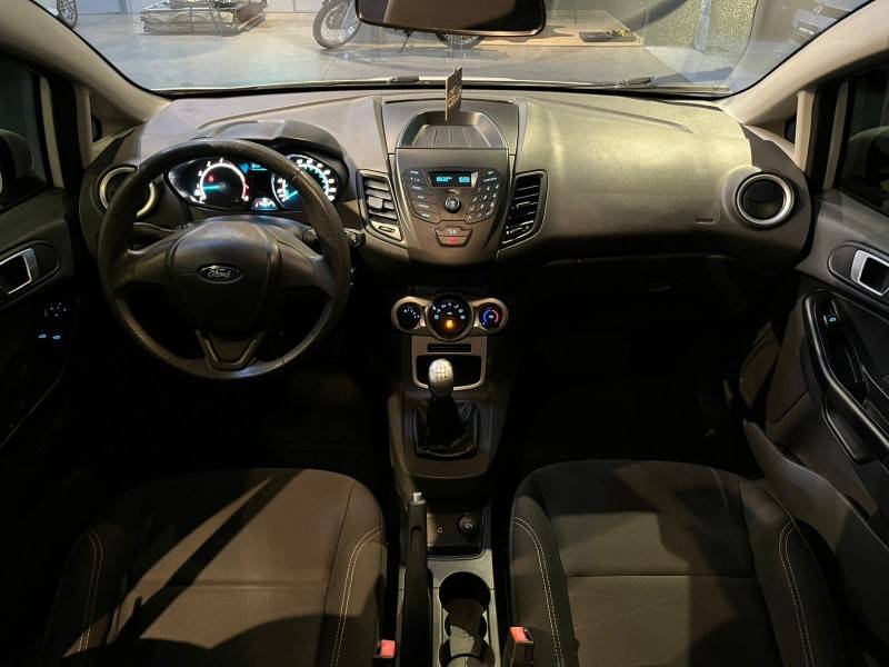 FORD - FIESTA - 2014/2015 - Branca - R$ 49.900,00