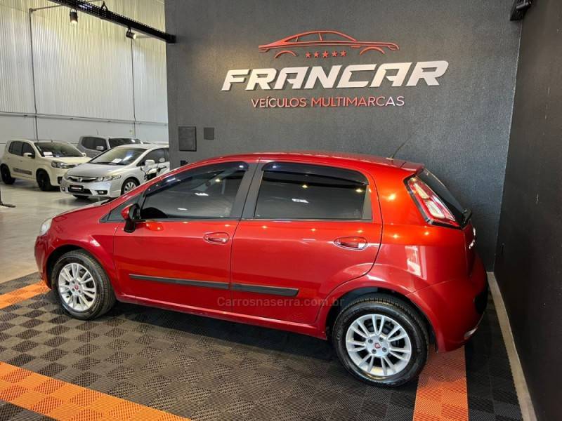 FIAT - PUNTO - 2012/2013 - Vermelha - R$ 40.900,00