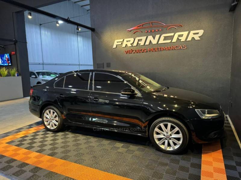 VOLKSWAGEN - JETTA - 2012/2012 - Preta - R$ 59.900,00