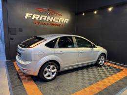 FORD - FOCUS - 2011/2012 - Prata - R$ 45.900,00