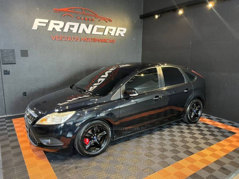 FORD - FOCUS - 2012/2013 - Preta - R$ 44.900,00