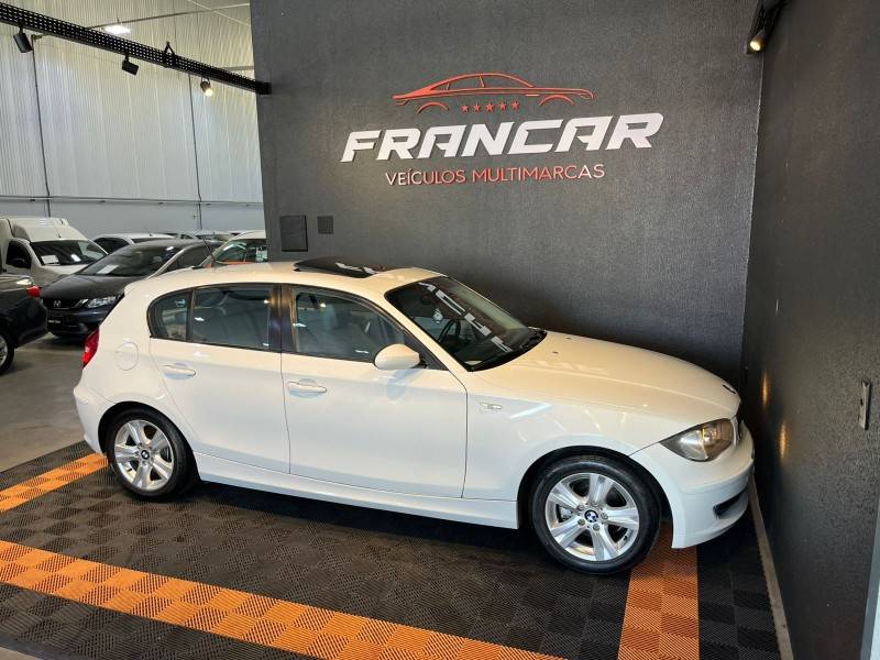 BMW - 120I - 2008/2009 - Branca - R$ 62.900,00