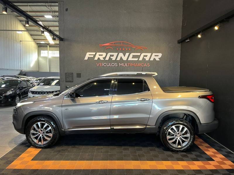 FIAT - TORO - 2018/2019 - Cinza - R$ 111.900,00