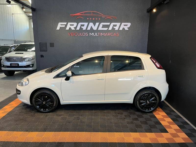 FIAT - PUNTO - 2013/2013 - Branca - R$ 43.900,00