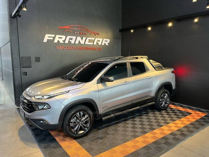 FIAT - TORO - 2022/2023 - Prata - R$ 126.900,00