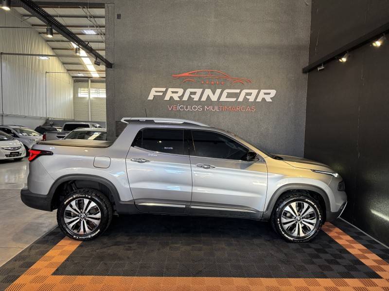 FIAT - TORO - 2021/2022 - Prata - R$ 134.900,00