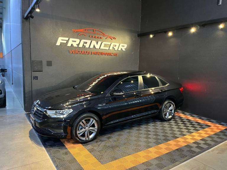 VOLKSWAGEN - JETTA - 2018/2019 - Preta - R$ 119.900,00
