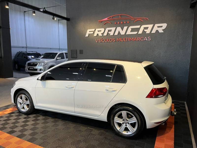 VOLKSWAGEN - GOLF - 2015/2015 - Branca - R$ 82.900,00