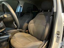 CHEVROLET - ONIX - 2013/2014 - Branca - R$ 54.900,00