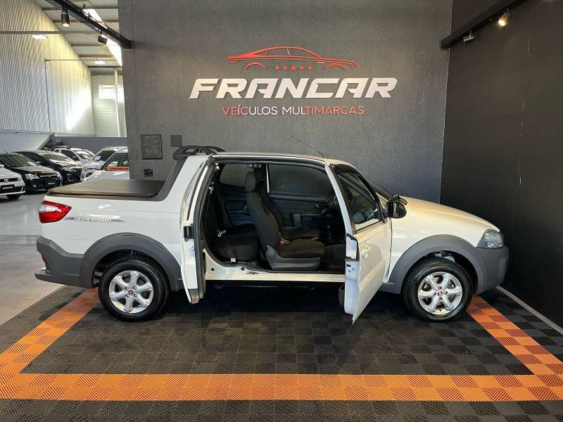 FIAT - STRADA - 2018/2019 - Branca - R$ 82.900,00