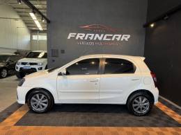 TOYOTA - ETIOS - 2018/2019 - Branca - R$ 68.900,00