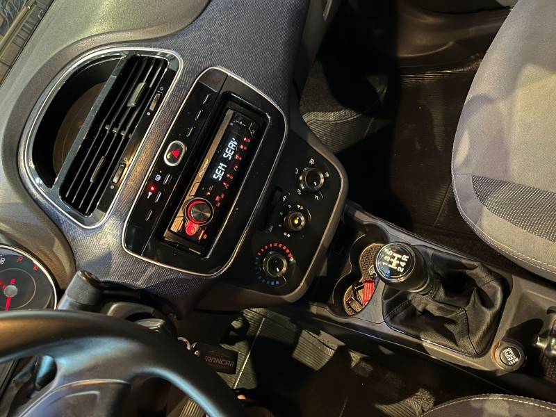 FIAT - PUNTO - 2013/2013 - Branca - R$ 43.900,00