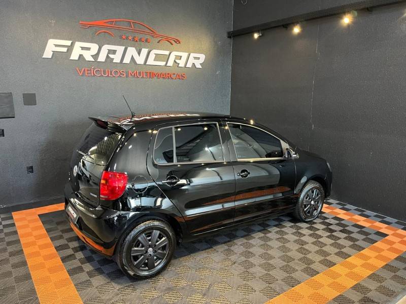 VOLKSWAGEN - FOX - 2012/2013 - Preta - R$ 43.900,00