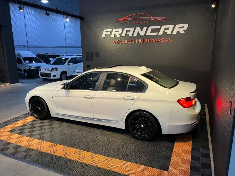 BMW - 328I - 2013/2013 - Branca - R$ 109.900,00