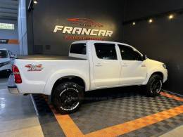 TOYOTA - HILUX - 2013/2013 - Branca - R$ 141.900,00