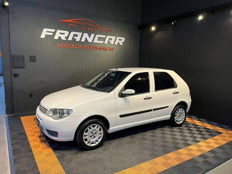 FIAT - PALIO - 2009/2010 - Branca - R$ 31.900,00