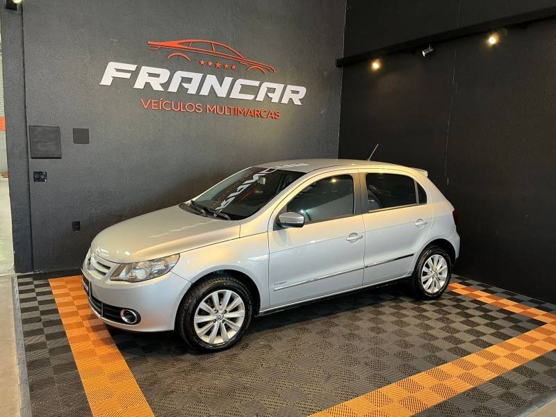 VOLKSWAGEN - GOL - 2010/2011 - Prata - R$ 39.900,00