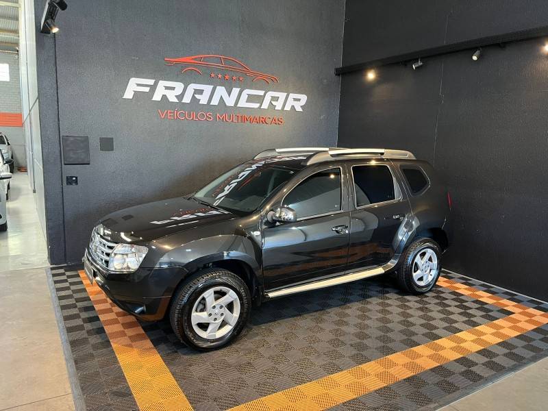 RENAULT - DUSTER - 2012/2013 - Preta - R$ 54.900,00