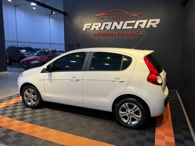 FIAT - PALIO - 2012/2013 - Branca - R$ 41.900,00