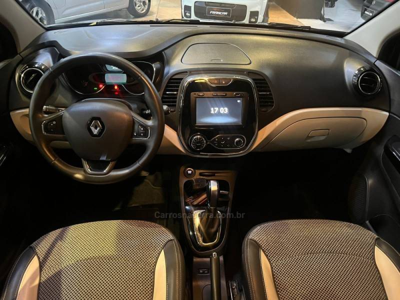 RENAULT - CAPTUR - 2017/2018 - Preta - R$ 74.900,00