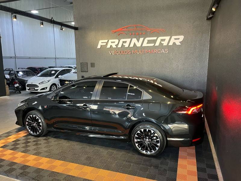 TOYOTA - COROLLA - 2024/2024 - Preta - R$ 173.900,00