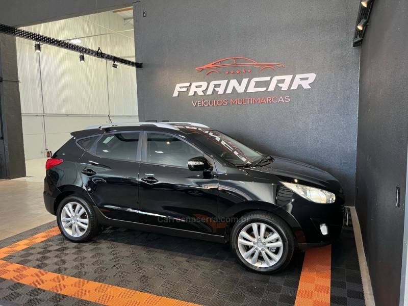 HYUNDAI - IX35 - 2013/2014 - Preta - R$ 75.900,00