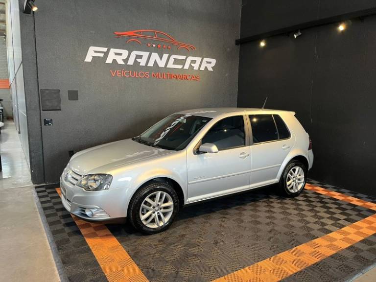 VOLKSWAGEN - GOLF - 2009/2010 - Prata - R$ 56.900,00