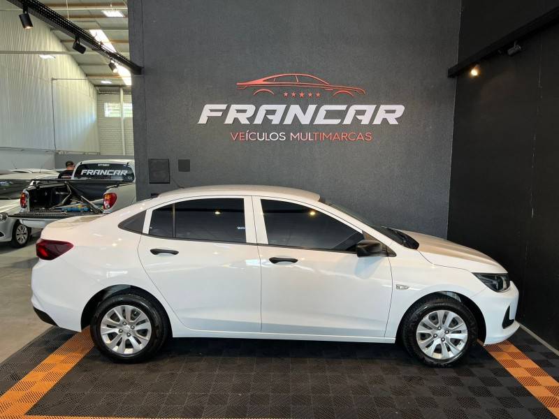 CHEVROLET - ONIX - 2020/2020 - Branca - R$ 69.900,00